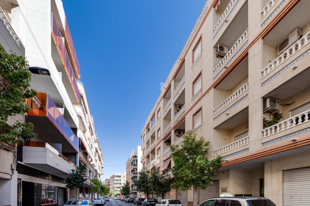 Apartaments Amalia On The Beach Торевьиа Экстерьер фото